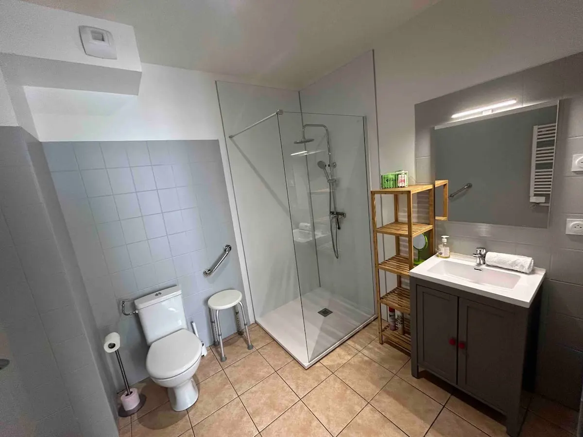 Le petit cocon — salle de bain adaptée PMR